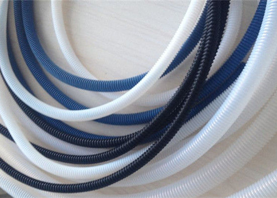 Сгребите шланг САЭ 100Р14 - рукав с плетеной внутренней прокладкой ПТФЭ с ровной поверхностью