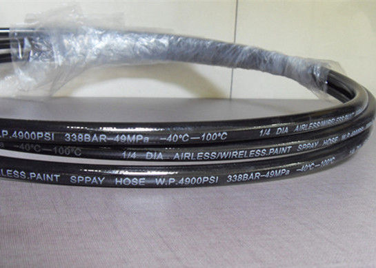 Черное заплетенное волокно шланга брызг краски шланга САЭ 100Р8 термопластиковое -